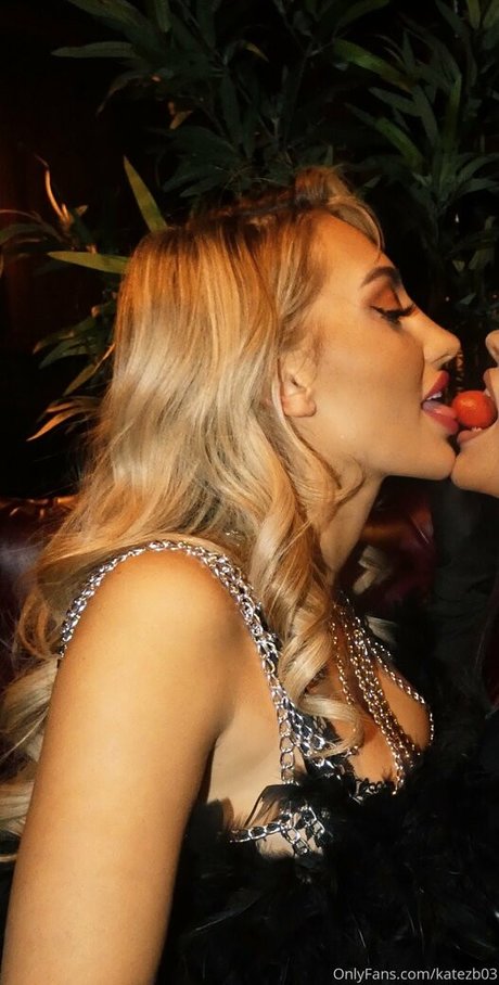 Katezb03 perfect pornstar img