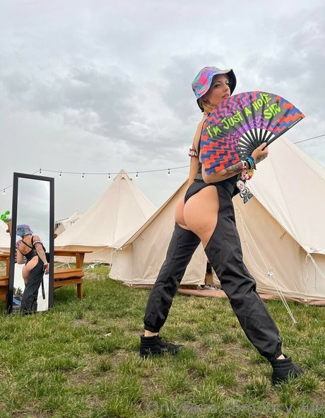 Lucyluz model art picture