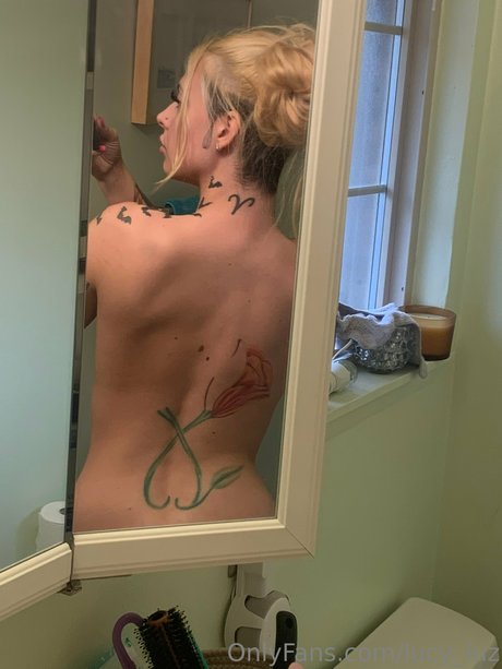 Lucyluz naked model images