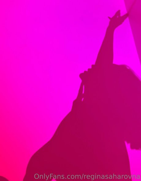 Regina Sahar art model image