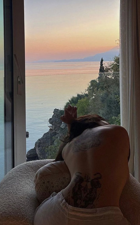 Benhaze44 adult actress galleries