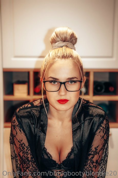 Bigbootyblondie adult actress picture