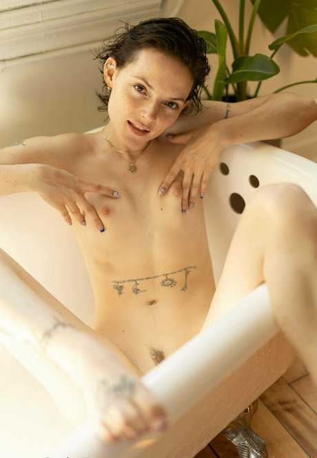 Cloversworldwide xxx actress gallery