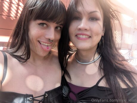 Nyxi Leon hd pornstar images