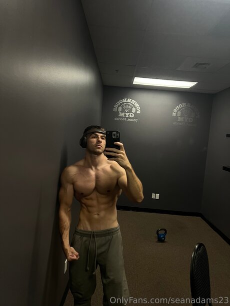 Seanadams23 star erotic gallery