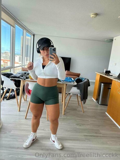 Lilthiccckktv pornographic star photo