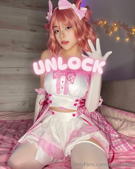 Millymally nude model img