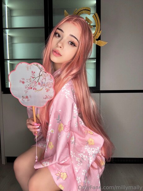 Millymally model photo