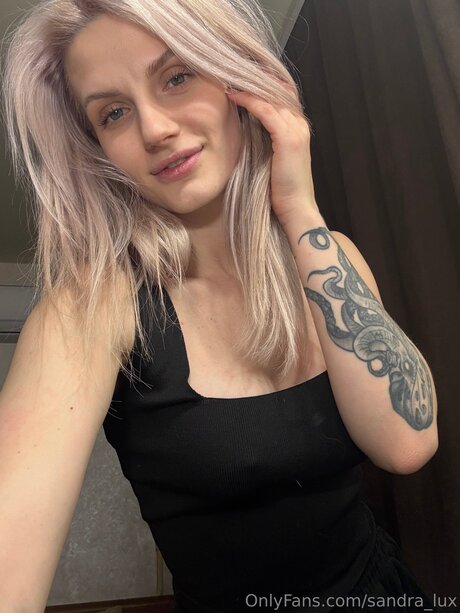 Sandra Lux hot pornstar pics