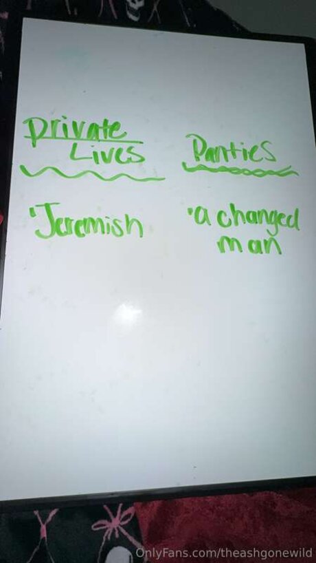 Theashgonewild model sexy pic