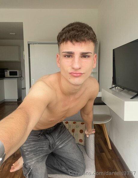 Daniels3737 model hot img