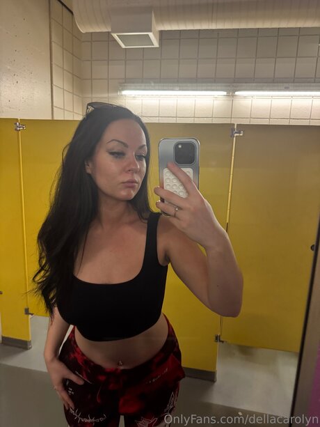 Dellacarolyn star beautiful pic
