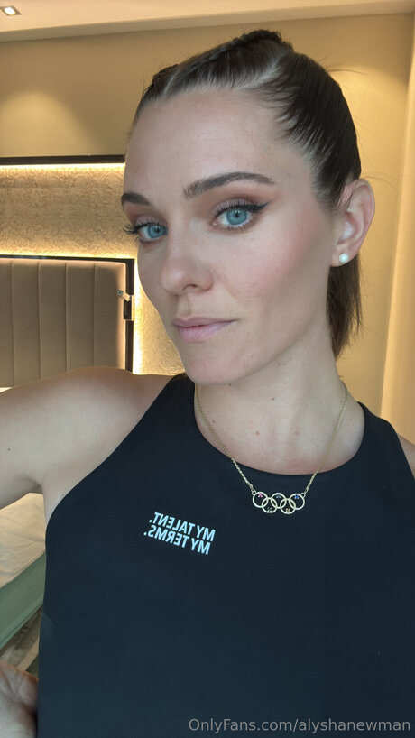 Alyshanewman nude pornstar image