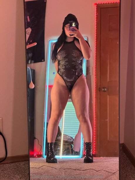 Succuwubus69 beautiful model archive