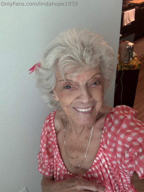 Lindahope1939 star high quality photo