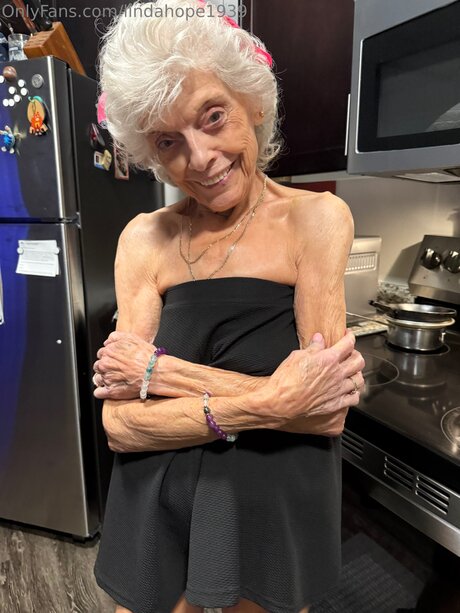 Lindahope1939 star picture