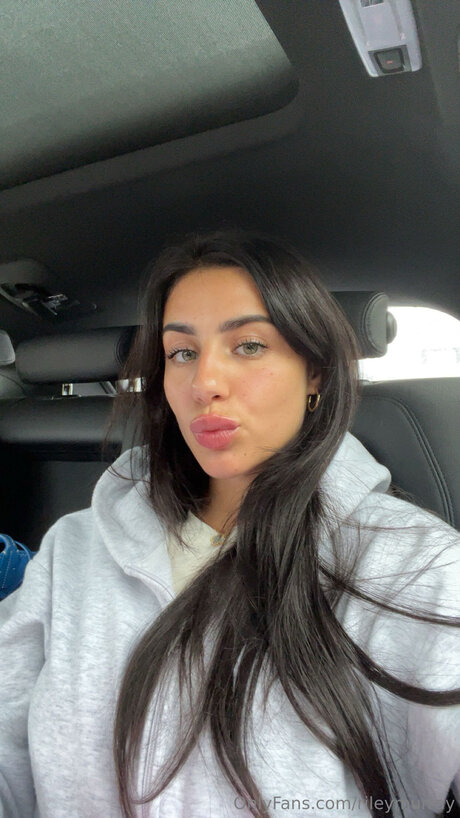 Rileymurray nudes actress pic