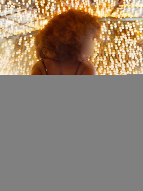 Ebonybutts star exclusive pic