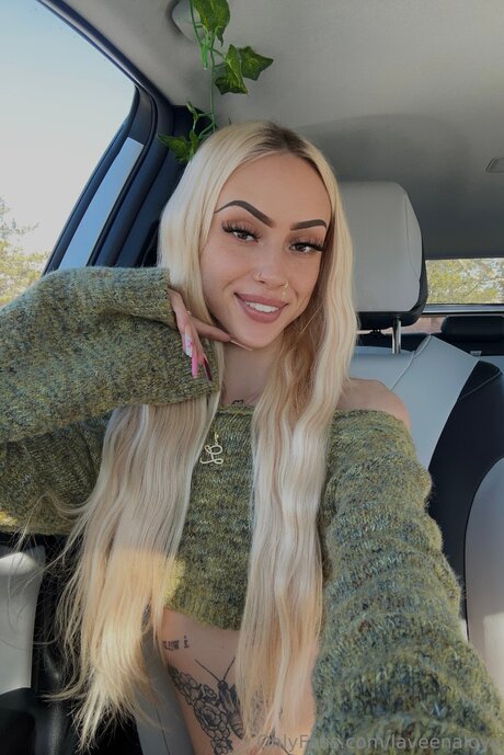 Laveenalove high quality pornstar images