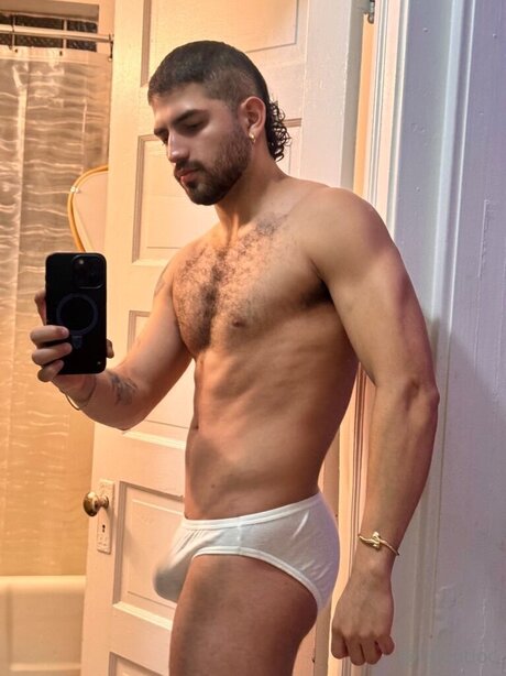 Uncutloc nude actress photos