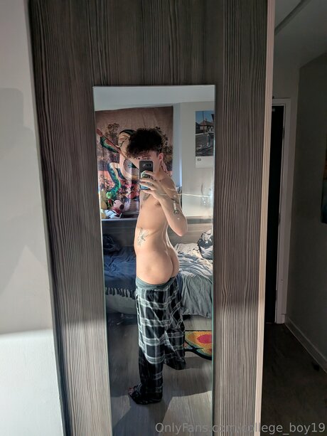 College Boy19 star xxx pic