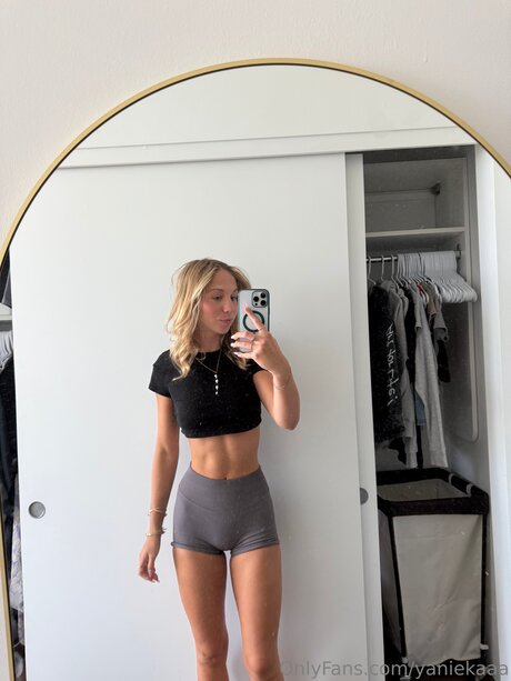 Yaniekaaa pretty actress image