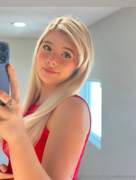 Yumibumsy pornstar naked image