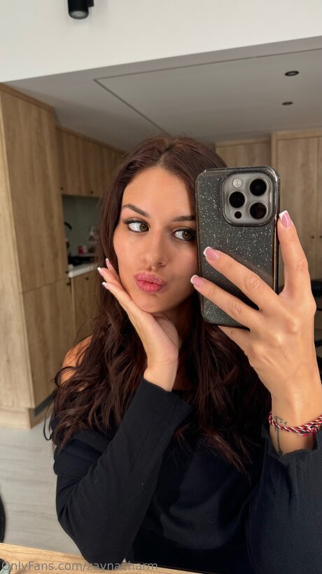 Zaynacharm high quality star images