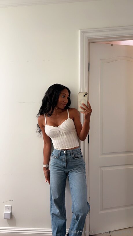 Zoeyjaymfc star pics