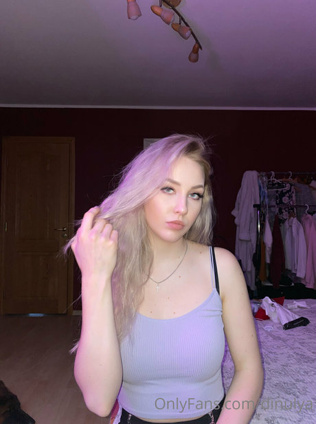 Dinulya nice model photo