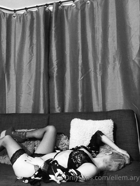 Ellem Ary nude star image
