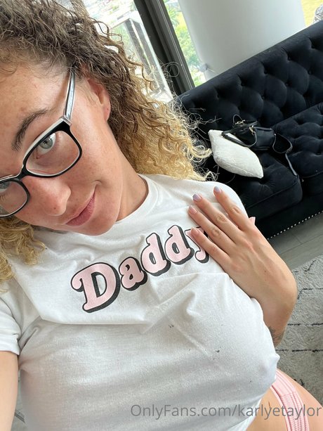 Karlye Taylor top star gallery