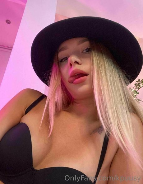 Kpuusy pornstar high quality pictures