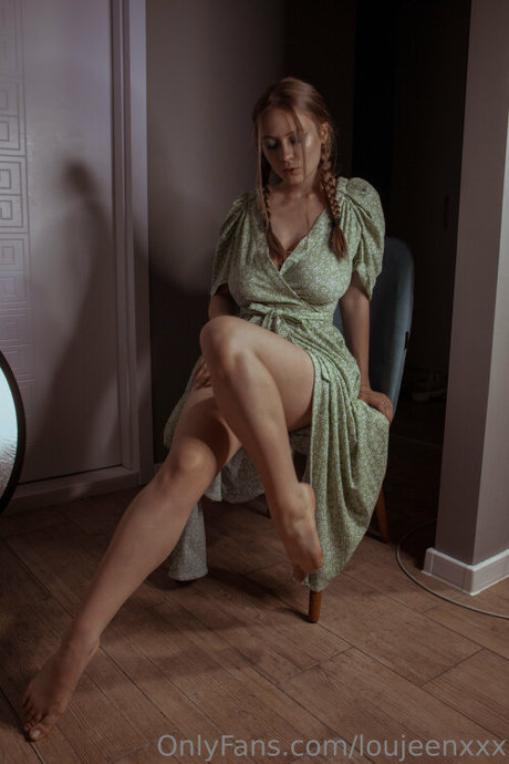 Lou Jeen_ hot star picture