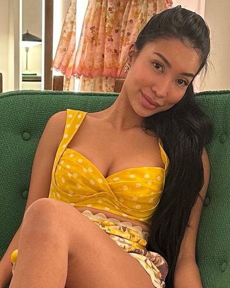 Realsisselxxx model erotic photos