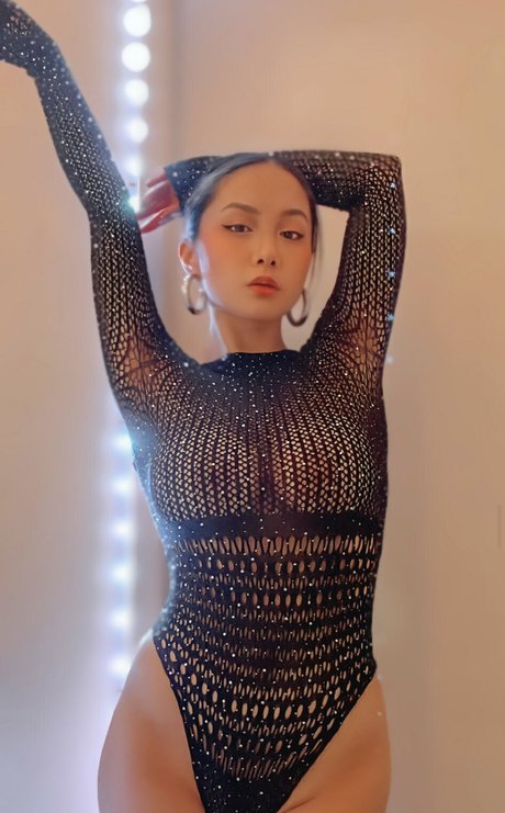 Stella Francesca_ naked star img