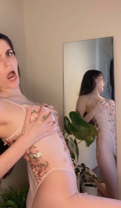 Tabootie hot model photo