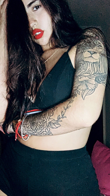 Valensoloella star naked picture