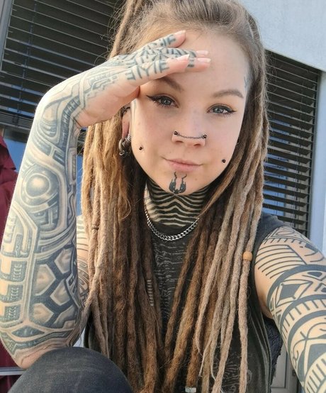 zopferl model adult pic