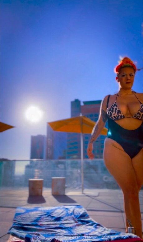 Zombiunicorn model hot img