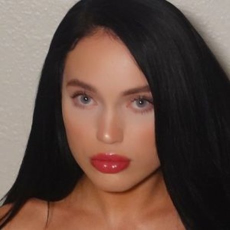 zoeyisasiren model porn galleries