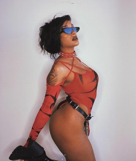 Zoey Sinn free pornstar archive