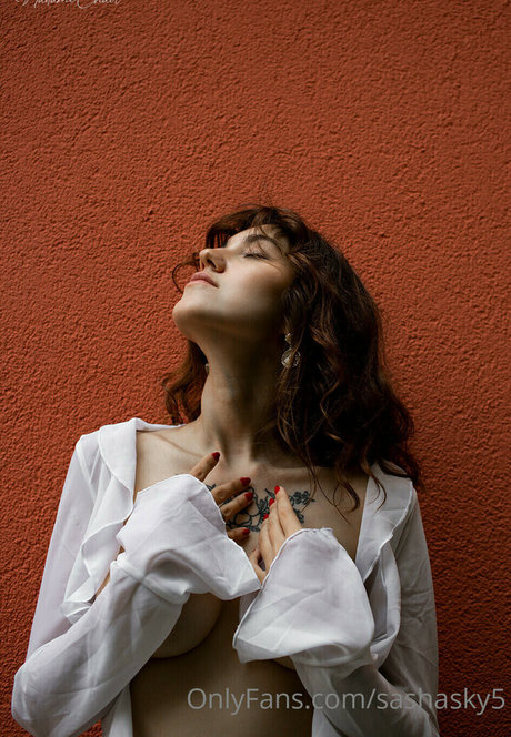 Annie Opium pornstar naked images