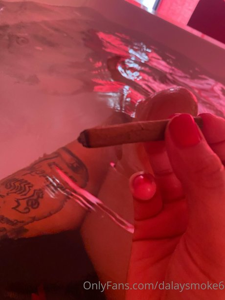 Dalaysmoke6 model nudes photos