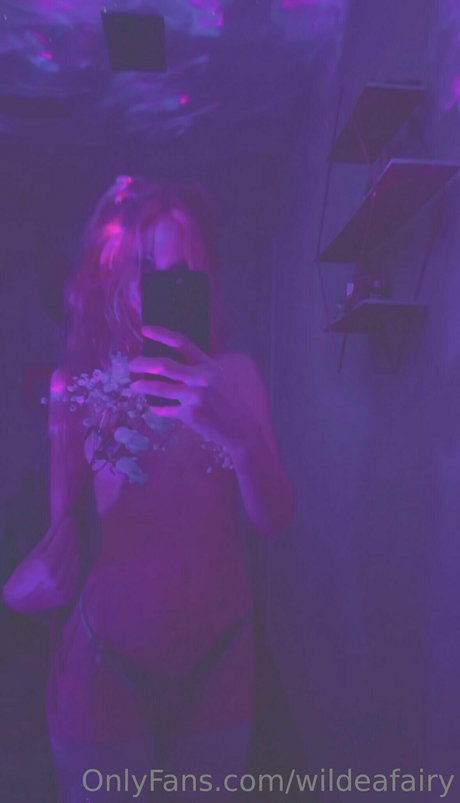 Emerald Wildea erotic pornstar pic