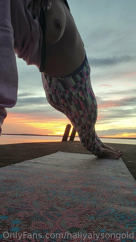 Hally Alyson pretty star pics