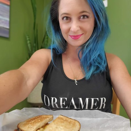 Hally Alyson star top images