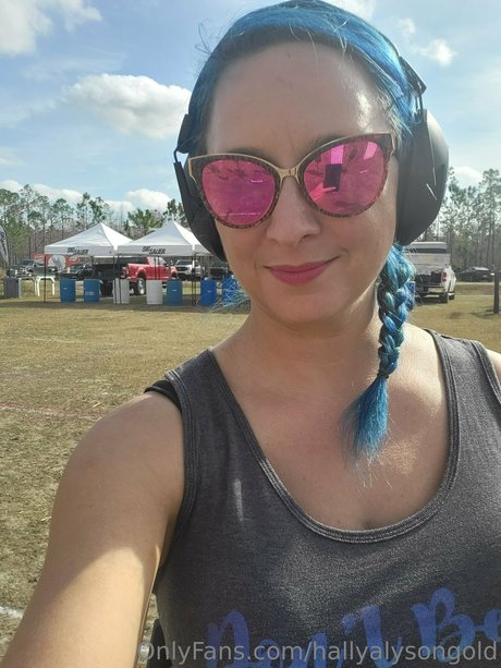 Hally Alyson pretty model images