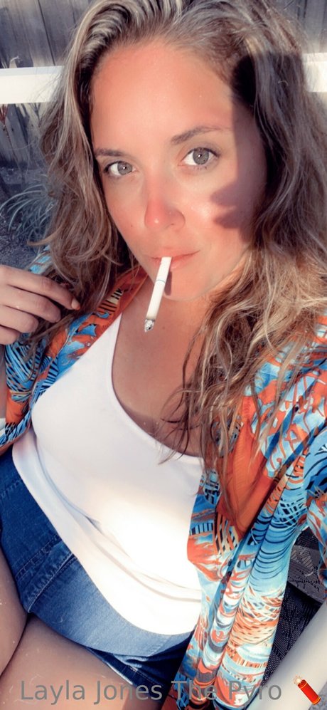 Layla Jones art star archive