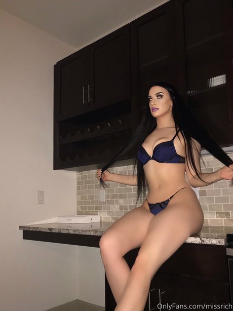 Missrich model perfect img